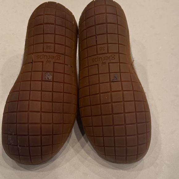Women's Soft Gray Slippers - Picture 3 of 8